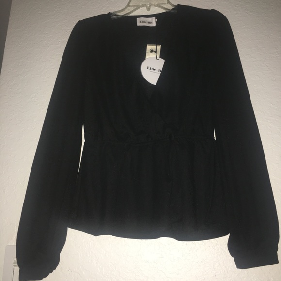 lLine and Dot Top - Picture 6 of 8